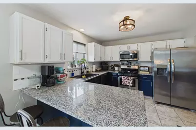 [Address not provided], Gurnee, IL 60031 - Photo 17