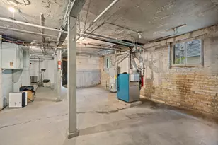 1515 W Granville Ave, Chicago, IL 60660 - Photo 33