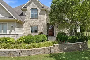 6117 Whitetail Ridge Dr, Yorkville, IL 60560 - Photo 5
