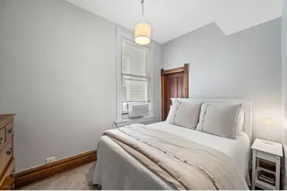 1040 W Barry Avenue #1, Chicago, IL 60657 - Photo 9