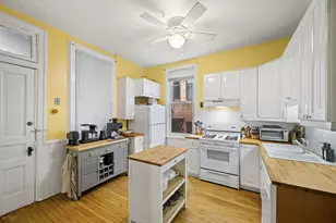 1040 W Barry Ave, Chicago, IL 60657 - Photo 7