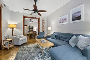 1040 W Barry Ave, Chicago, IL 60657 - Photo 3