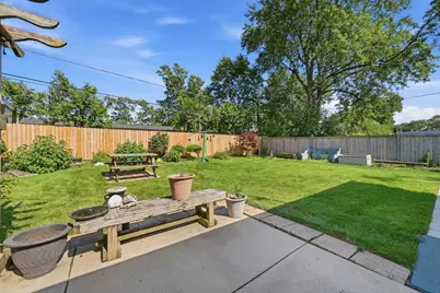403 Hazelwood Lane, Glenview, IL 60025 - Photo 27