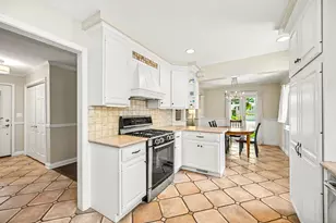 244 S Milton Ave, Glen Ellyn, IL 60137 - Photo 11