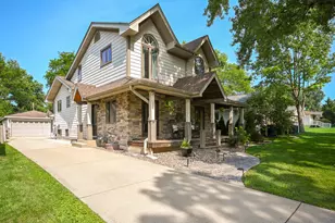244 S Milton Ave, Glen Ellyn, IL 60137 - Photo 1