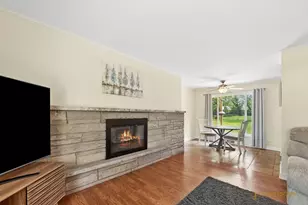 425 Greenwood Ln, Barrington, IL 60010 - Photo 5