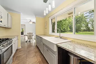 425 Greenwood Ln, Barrington, IL 60010 - Photo 9