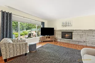 425 Greenwood Ln, Barrington, IL 60010 - Photo 3