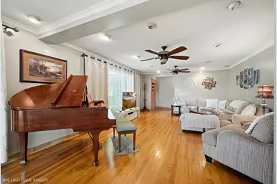 3032 W 100th Place, Evergreen Park, IL 60805 - Photo 7