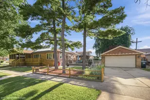 3032 W 100th Pl, Evergreen Park, IL 60805 - Photo 3