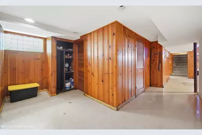 3032 W 100th Place, Evergreen Park, IL 60805 - Photo 17