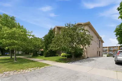 4020 W 105th Street #3E, Oak Lawn, IL 60453 - Photo 3