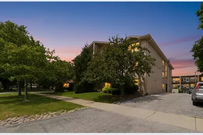 4020 W 105th Street #3E, Oak Lawn, IL 60453 - Photo 1