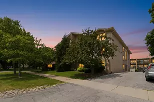 4020 W 105th St, Oak Lawn, IL 60453 - Photo 1