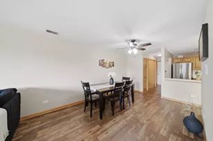 4020 W 105th St, Oak Lawn, IL 60453 - Photo 5