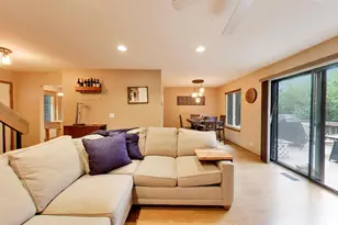 276 E Forest Knoll Dr, Palatine, IL 60074 - Photo 7