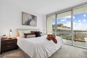 123 S Green St, Chicago, IL 60607 - Photo 9