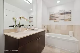 123 S Green St, Chicago, IL 60607 - Photo 11