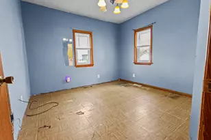 207 E Taylor St, Grant Park, IL 60940 - Photo 11