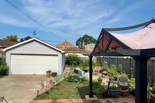 1711 N 73rd Ct Ct, Elmwood Park, IL 60707 - Photo 7