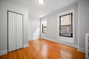 639 W Roscoe St, Chicago, IL 60657 - Photo 3