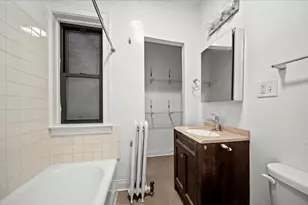 639 W Roscoe St, Chicago, IL 60657 - Photo 5