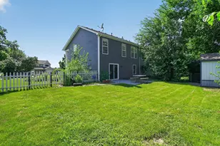 440 Newport Cir, Oswego, IL 60543 - Photo 5