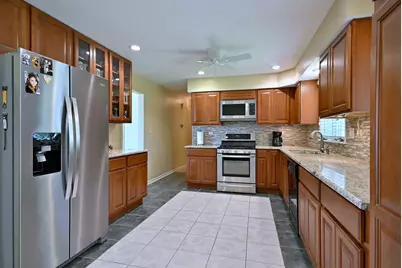 16W650 87th Street, Willowbrook, IL 60527 - Photo 9