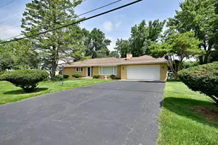 16W650 87th St, Willowbrook, IL 60527 - Photo 3