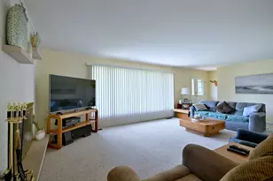 16W650 87th St, Willowbrook, IL 60527 - Photo 5