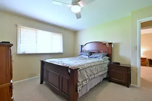 16W650 87th St, Willowbrook, IL 60527 - Photo 13