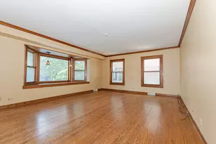 335 Oak St, Elmhurst, IL 60126 - Photo 9