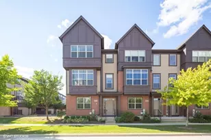 323 Aspen Pointe Rd, Vernon Hills, IL 60061 - Photo 1