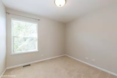 323 Aspen Pointe Road #323, Vernon Hills, IL 60061 - Photo 9
