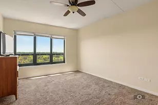 6420 Double Eagle Dr, Woodridge, IL 60517 - Photo 9