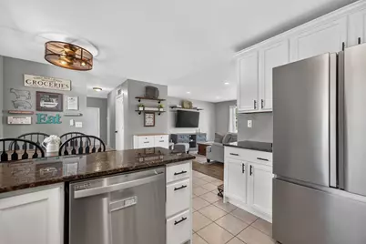 5201 E Wayne Avenue, Rochelle, IL 61068 - Photo 9