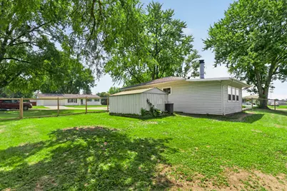 5201 E Wayne Avenue, Rochelle, IL 61068 - Photo 25