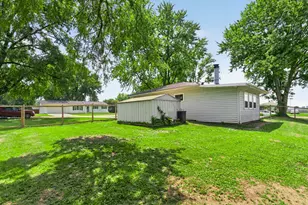 5201 E Wayne Ave, Rochelle, IL 61068 - Photo 25