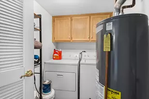 6248 S Gullikson Rd, Chicago, IL 60638 - Photo 13