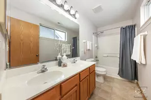 3021 Roxbury Ct, Joliet, IL 60435 - Photo 17