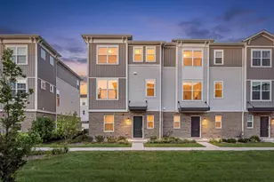 1546 Slade Wy, Des Plaines, IL 60018 - Photo 1
