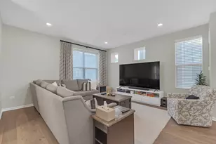 1546 Slade Wy, Des Plaines, IL 60018 - Photo 3