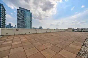 230 W Division St, Chicago, IL 60610 - Photo 17