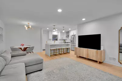 9317 Olcott Avenue, Morton Grove, IL 60053 - Photo 11