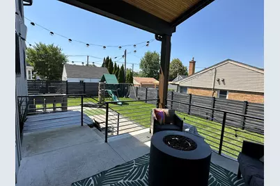 323 E 3rd Street, Elmhurst, IL 60126 - Photo 17