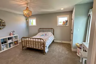 323 E 3rd St, Elmhurst, IL 60126 - Photo 13