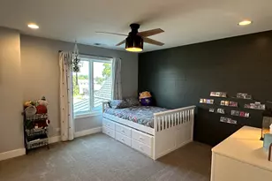 323 E 3rd St, Elmhurst, IL 60126 - Photo 11