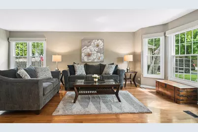300 Hampton Street, Cary, IL 60013 - Photo 5