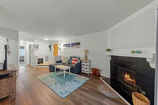 407 Ramblewood Dr, Glen Ellyn, IL 60137 - Photo 5