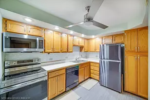 18315 Burnham Ave, Lansing, IL 60438 - Photo 5